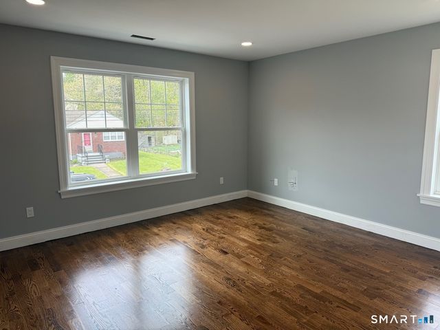 420 Greenwood Street, Bridgeport, CT 06606