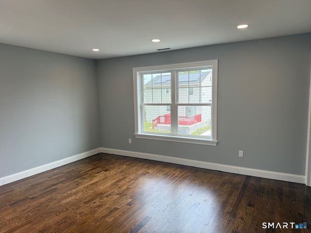 420 Greenwood Street, Bridgeport, CT 06606