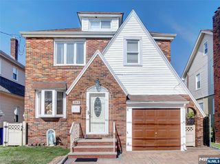 569 Monroe Place, Ridgefield, NJ 07657