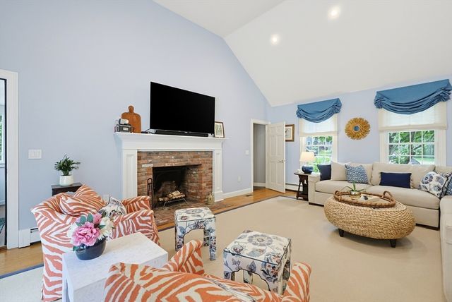 4 David Joseph Rd, Hopkinton, MA 01748