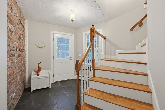 4 David Joseph Rd, Hopkinton, MA 01748