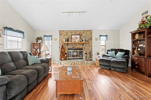 13378 Drayton Dr, Spring Hill, FL 34609