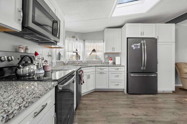 73 River Ledge Drive, Goffstown, NH 03045