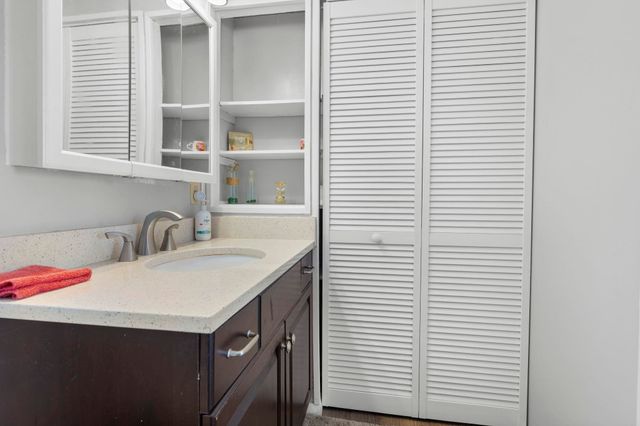 73 River Ledge Drive, Goffstown, NH 03045