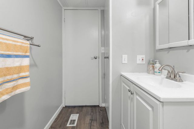 73 River Ledge Drive, Goffstown, NH 03045