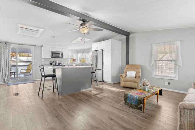 73 River Ledge Drive, Goffstown, NH 03045