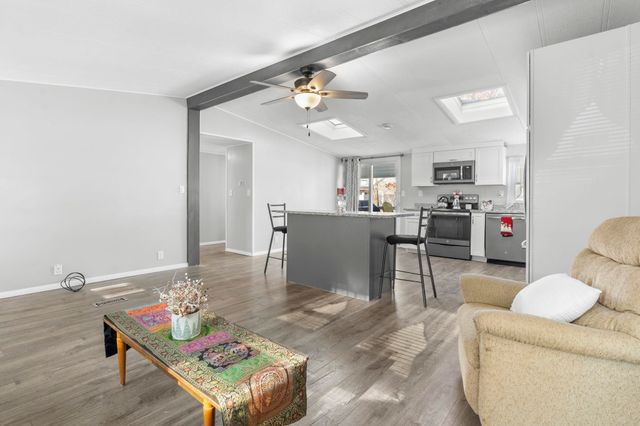 73 River Ledge Drive, Goffstown, NH 03045