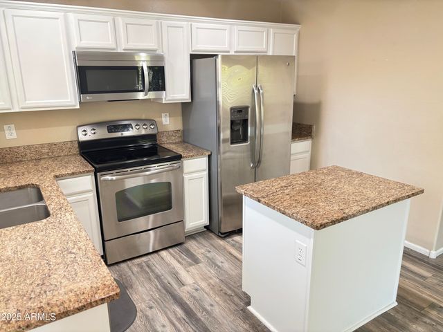 7265 W Glenn Drive, Glendale, AZ 85303