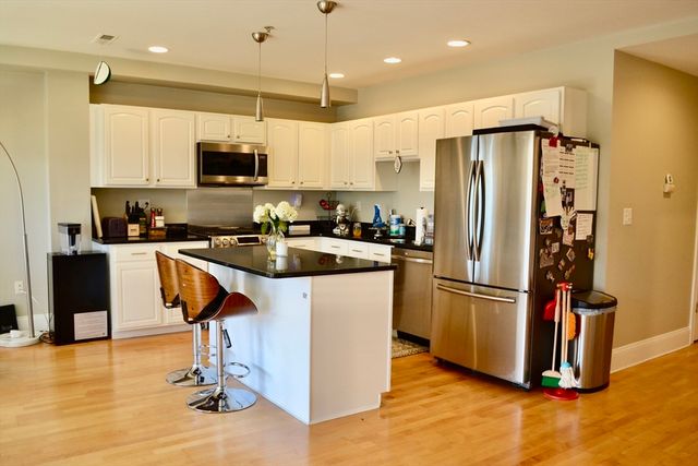 1306 Columbia Rd 4E, Boston, MA 02127