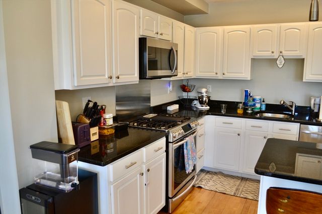 1306 Columbia Rd 4E, Boston, MA 02127