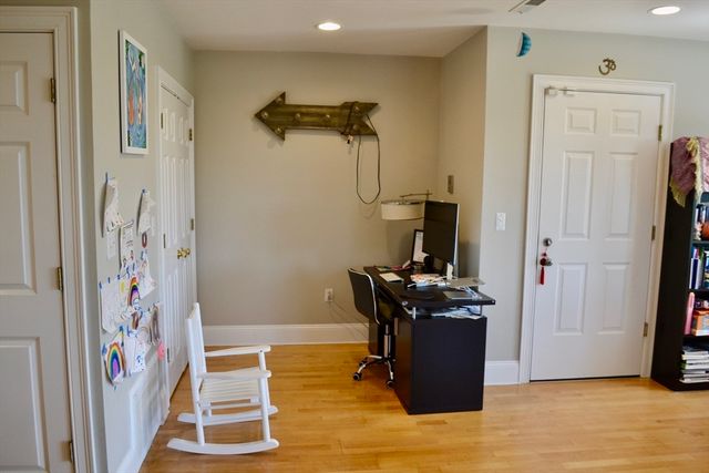 1306 Columbia Rd 4E, Boston, MA 02127