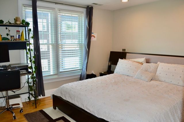 1306 Columbia Rd 4E, Boston, MA 02127