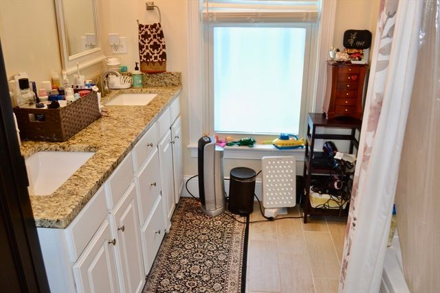 1306 Columbia Rd 4E, Boston, MA 02127