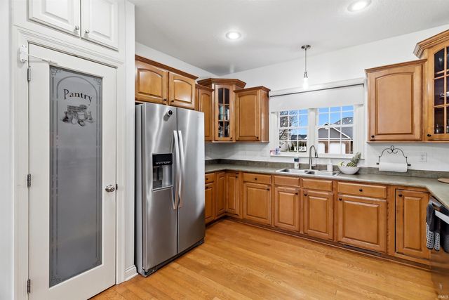 1050 Long Branch Court, Gas City, IN 46933