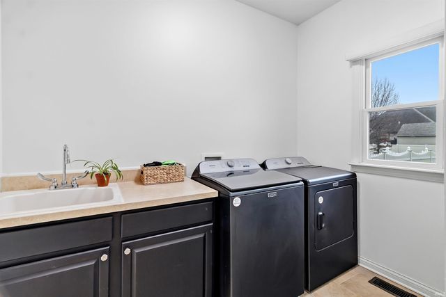 1050 Long Branch Court, Gas City, IN 46933