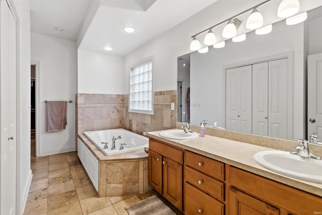 1050 Long Branch Court, Gas City, IN 46933