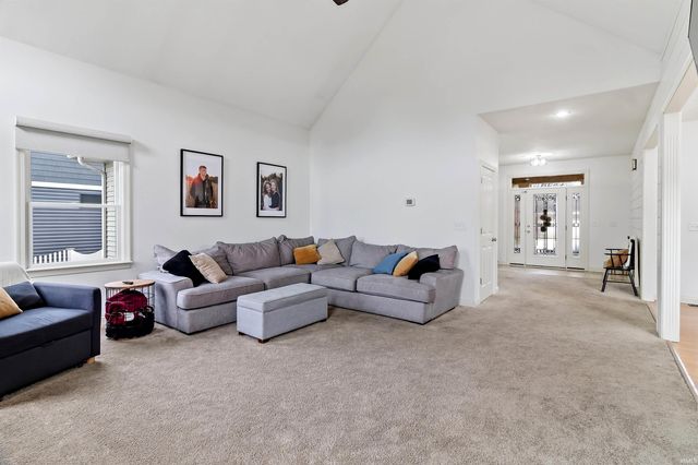 1050 Long Branch Court, Gas City, IN 46933