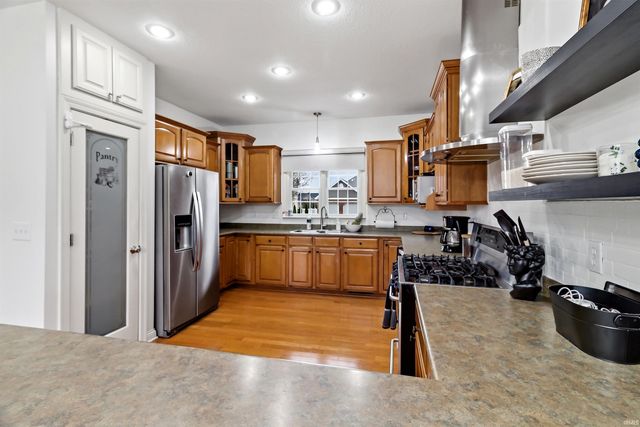 1050 Long Branch Court, Gas City, IN 46933