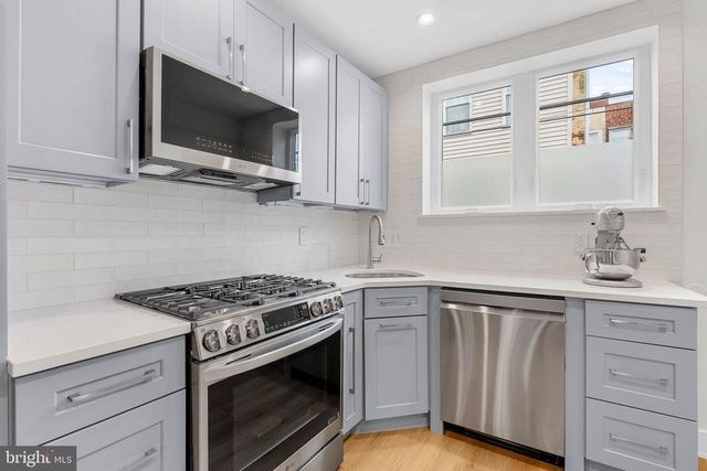 2441 S CLARION ST, Philadelphia, PA 19148