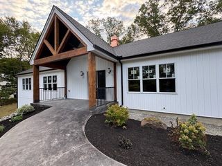 68 Lackey Dam Rd, Sutton, MA 01590