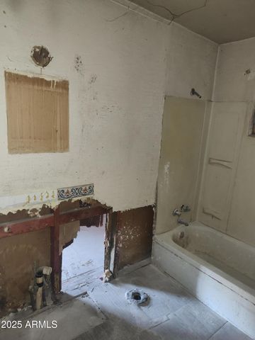 3915 E GREER Street, Miami, AZ 85539