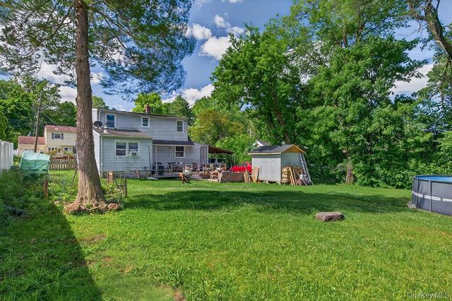 27 Tomahawk Drive, White Plains, NY 10603