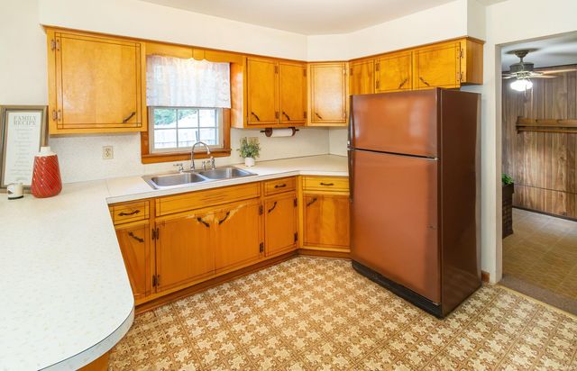 502 E Jefferson Avenue, Chandler, IN 47610