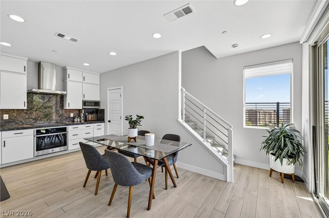 1782 Sparrow Song Court, Las Vegas, NV 89138