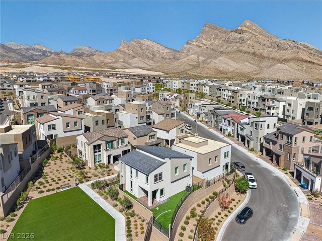 1782 Sparrow Song Court, Las Vegas, NV 89138