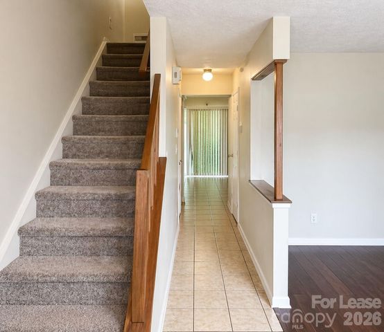 9456 Lexington Circle D, Charlotte, NC 28213