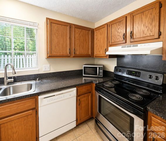 9456 Lexington Circle D, Charlotte, NC 28213