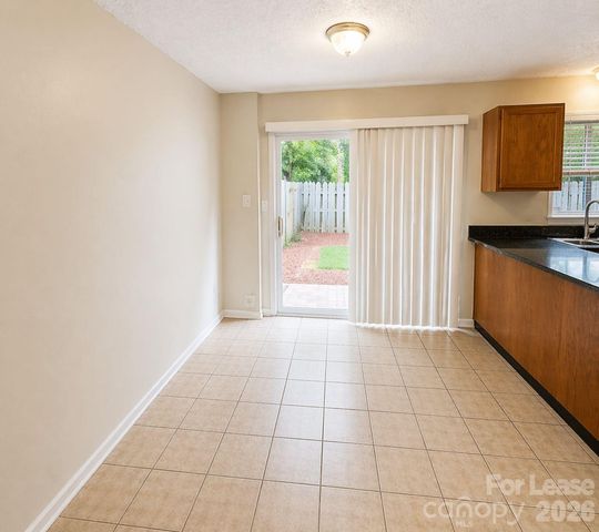 9456 Lexington Circle D, Charlotte, NC 28213