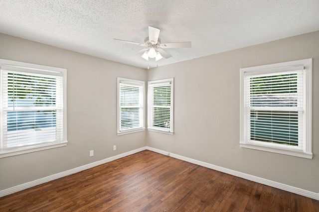 3851 Harley Avenue, Fort Worth, TX 76107