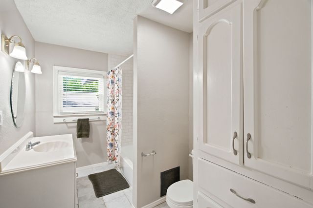3851 Harley Avenue, Fort Worth, TX 76107
