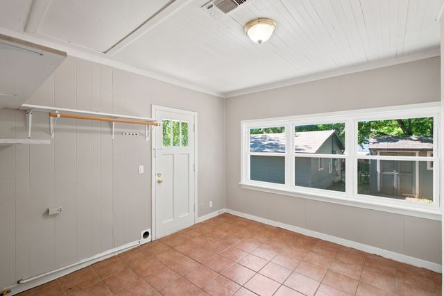 3851 Harley Avenue, Fort Worth, TX 76107