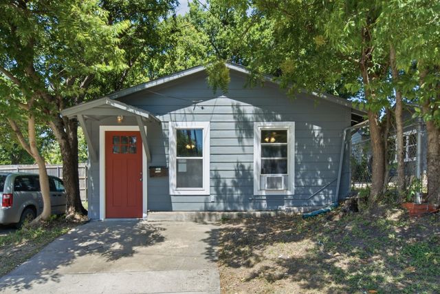3851 Harley Avenue, Fort Worth, TX 76107