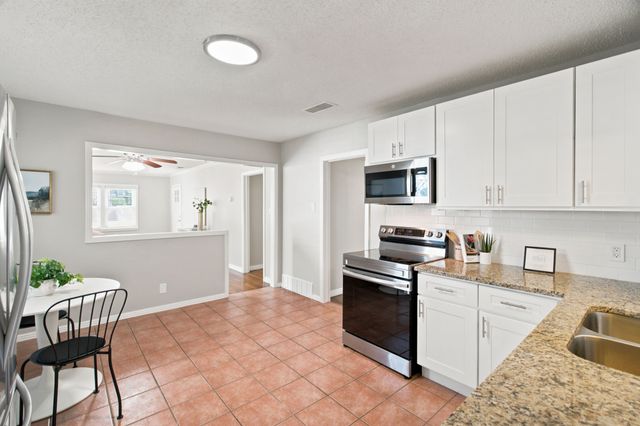 3851 Harley Avenue, Fort Worth, TX 76107