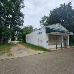 2453 Sheridan Road, Zion, IL 60099