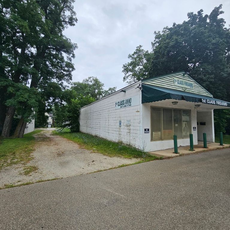 2453 Sheridan Road, Zion, IL 60099