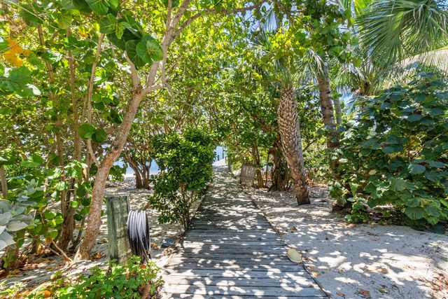 1031 SE Macarthur Boulevard, Stuart, FL 34996