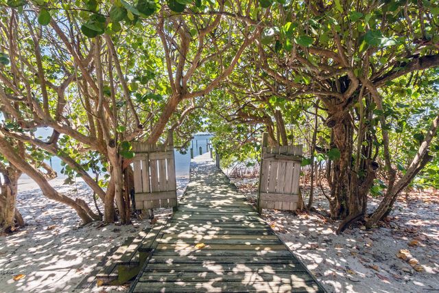 1031 SE Macarthur Boulevard, Stuart, FL 34996