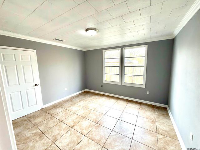 5238 Dickens Dr, Baton Rouge, LA 70812