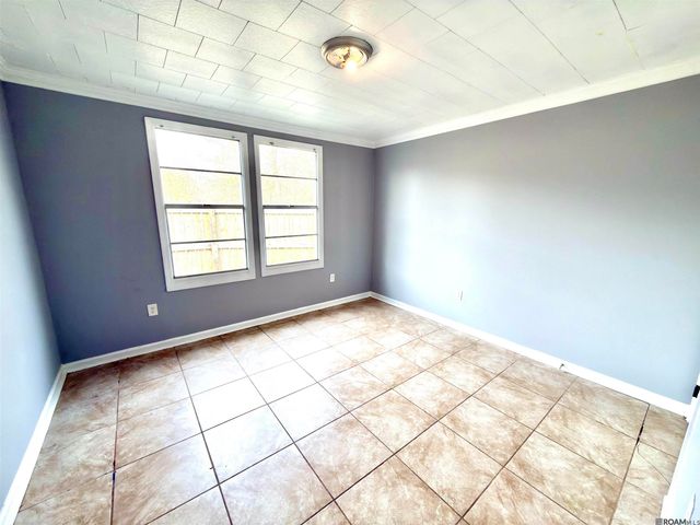 5238 Dickens Dr, Baton Rouge, LA 70812