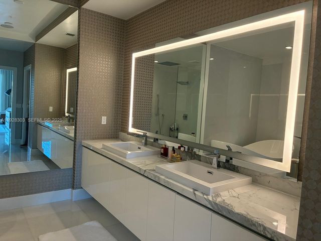 300 Sunny Isles Blvd 4-506, Sunny Isles Beach, FL 33160