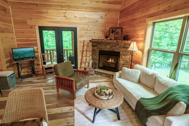 680 Deerfield Drive, Murphy, NC 28906