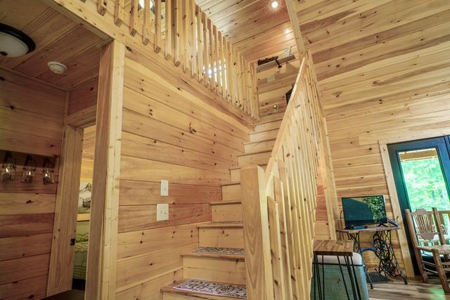 680 Deerfield Drive, Murphy, NC 28906