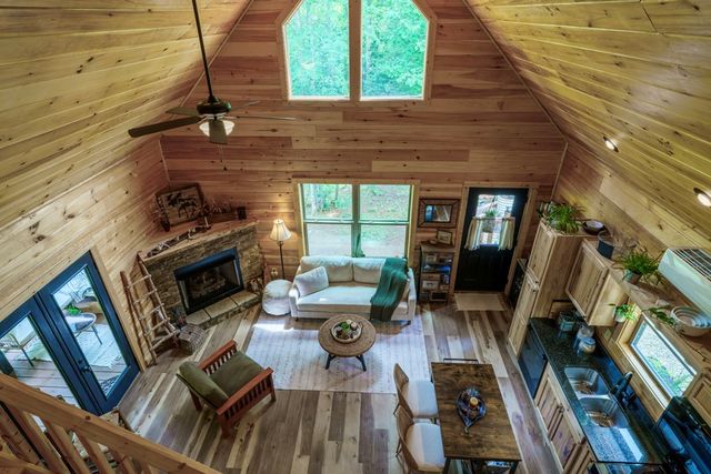 680 Deerfield Drive, Murphy, NC 28906