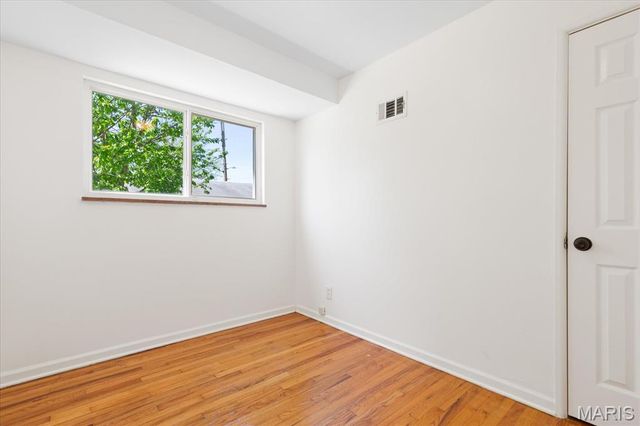 656 Beatrice Avenue, St Louis, MO 63125