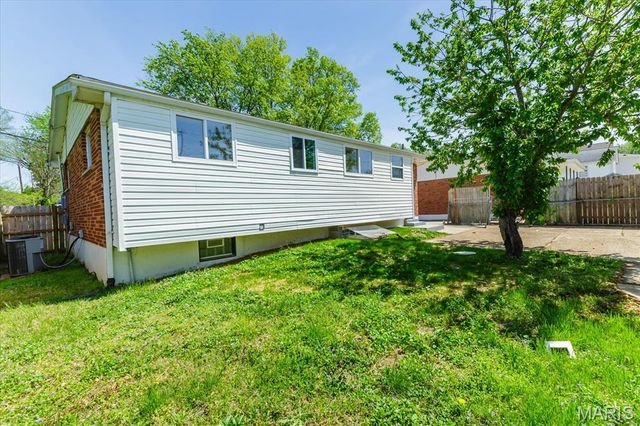 656 Beatrice Avenue, St Louis, MO 63125