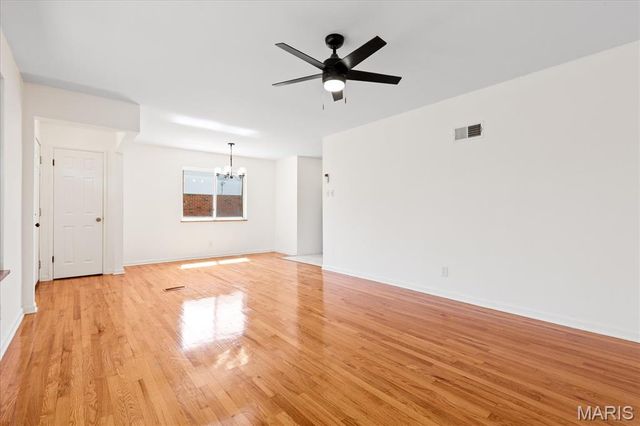 656 Beatrice Avenue, St Louis, MO 63125